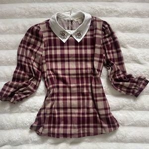 collared top with details